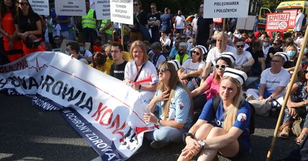 Protest medyków. Ekspert komentuje: Cały sektor powinien więcej zarabiać