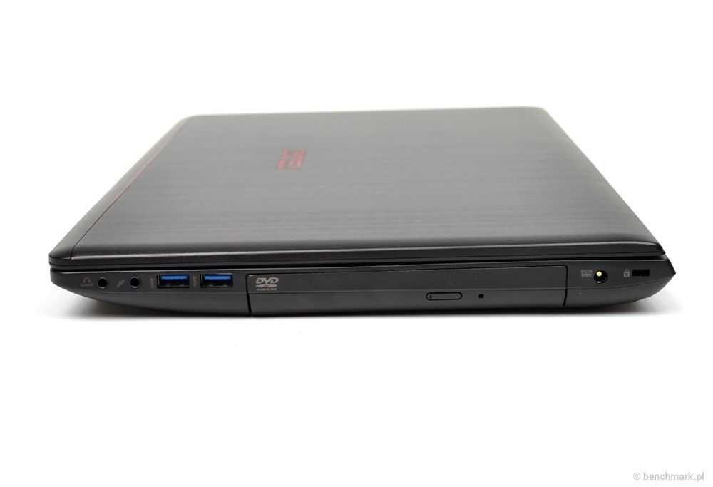Asus G56JR prawy bok
