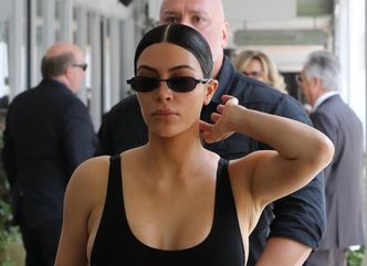 Ulizana Kim Kardashian bez stanika idzie na lody (ZDJĘCIA)