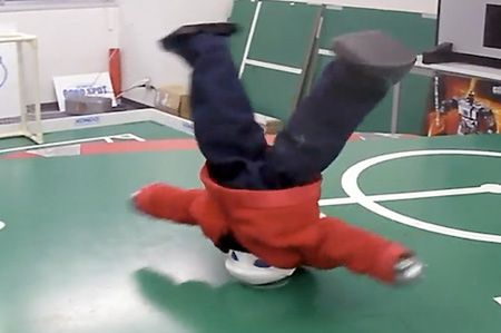 Robot tańczący breakdance'a! (wideo)