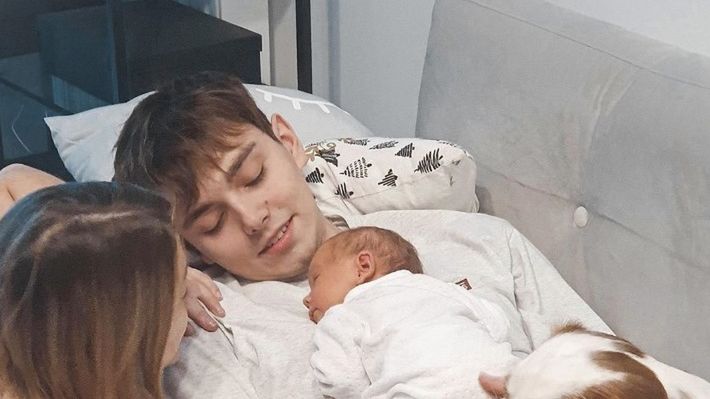 Sylwia Przybysz i Jan Dąbrowski z córeczką Polą