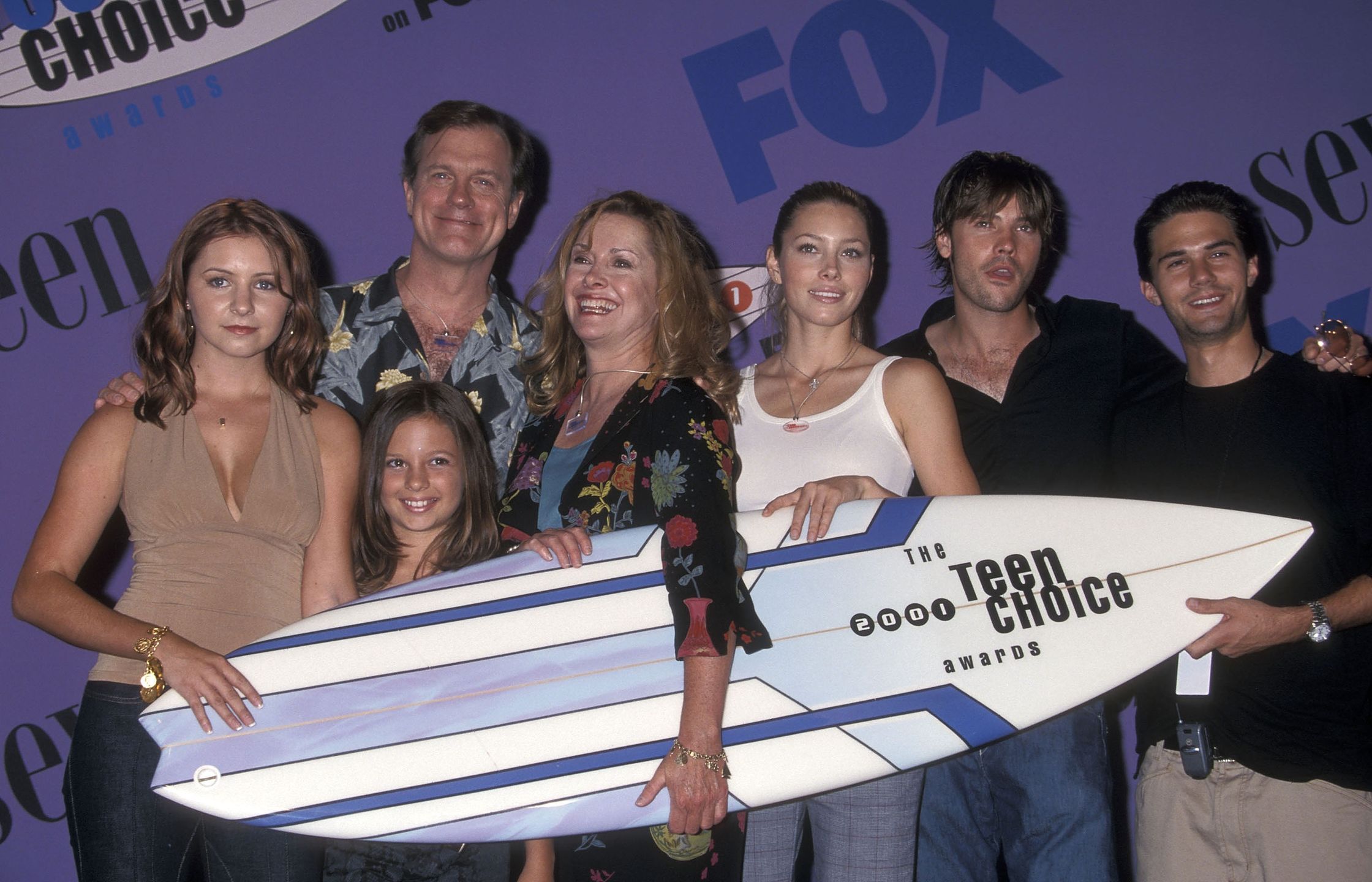 Third Annual Teen Choice Awards - Press RoomUNIVERSAL CITY, CA - AUGUST 12:   Actress Beverly Mitchell, actress Mackenzie Rosman, actor Stephen Colilns, actress Catherine Hicks, actress Jessica Biel, actor Barry Watson and actor Adam LaVorgna attend the Third Annual Teen Choice Awards on August 12, 2001 at the Universal Amphitheatre in Universal City, California. (Photo by Ron Galella, Ltd./Ron Galella Collection via Getty Images)Ron Galella, Ltd.