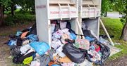 Śmietniska zamiast kontenerów na odzież. Tak nowy zakaz zmienił miasta