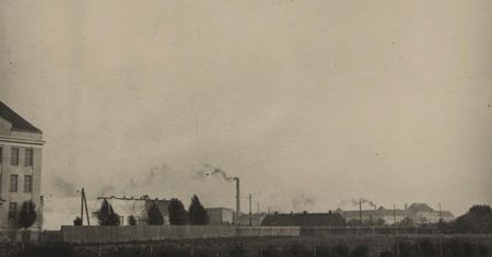 Ciemne ulice, błotniste drogi i brak kanalizacji. Warszawa 1938 r. bez retuszu