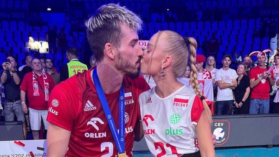 Sylwia Gaczorek cieszy się z wygranej polskich siatkarzy