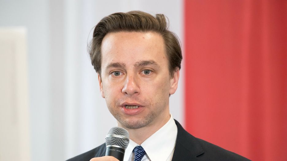 Krzysztof Bosak sprzeciwia się zatrudnianiu cudzoziemców w polskiej policji