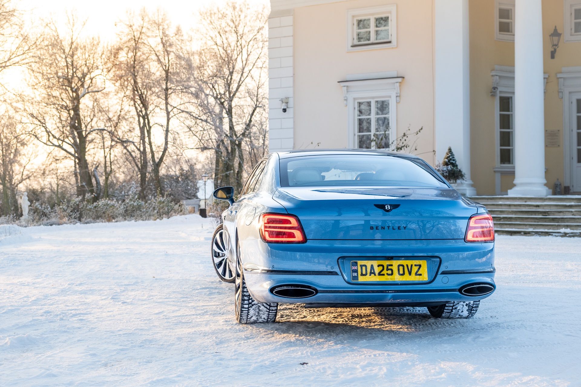Bentley Flying Spur Azure (2026)