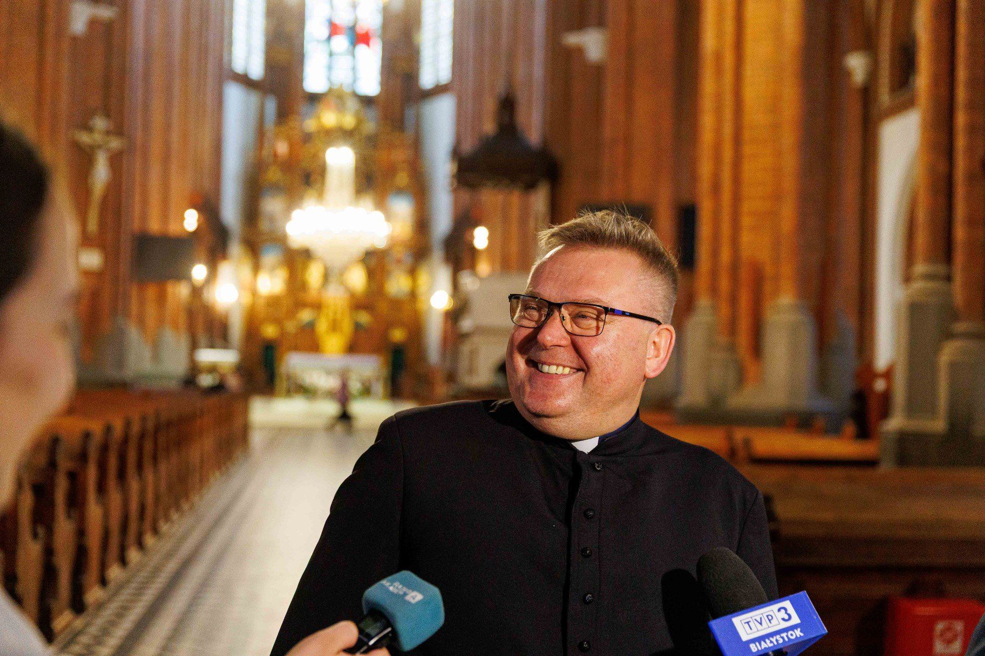 Proboszcz parafii Wniebowzięcia NMP ksiądz Jarosław Grzegorczyk