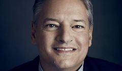 Ted Sarandos żałuje swojego porównania Netfliksa do HBO. Wyjaśnił też, dlaczego „Reniferek” odniósł sukces