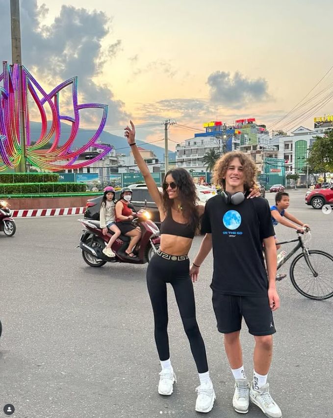 Klaudia El Dursi z synem Dawidem