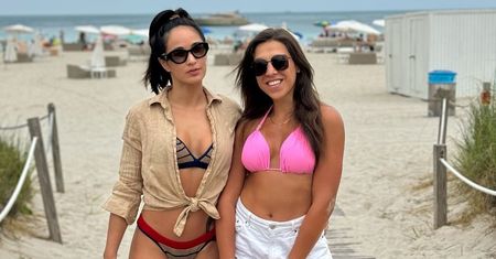 "Podwójne kłopoty". Jędrzejczyk na plaży w Miami. Poznajesz z kim?