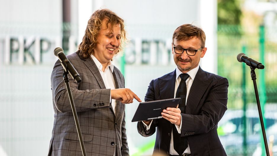 Żmigród. PKP Energetyka uruchomiła największy magazyn energii w Europie. Zasili polską kolej