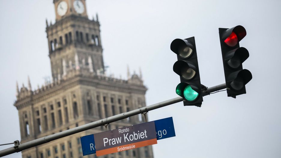 Decyzja stołecznych radnych ws. przyszłości Ronda Dmowskiego wywołała spore poruszenie