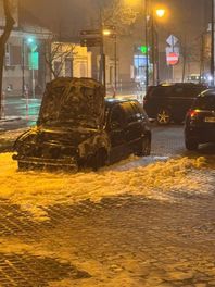 Pożar auta na ul. Kolegialnej 