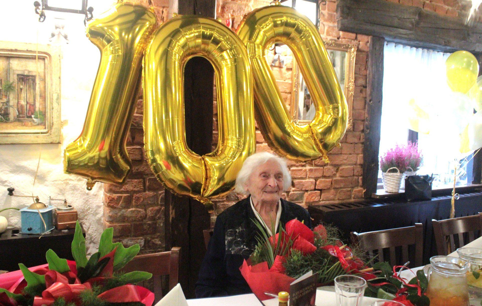 100 LAT PANI WALERII