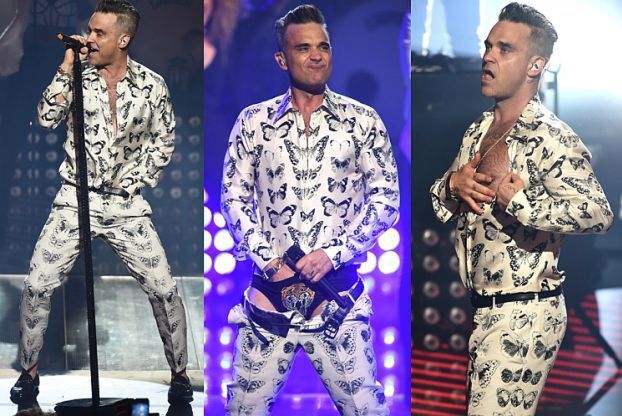 Robbie Williams wkłada rękę w majtki na koncercie… (ZDJĘCIA)