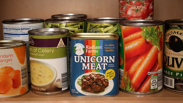Co naprawdę znajduje się wewnątrz puszki z mięsem jednorożca? 1