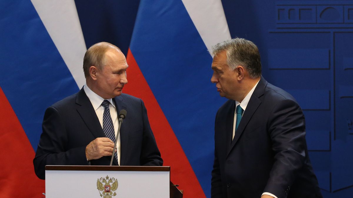 Russian President Vladimir Putin visits Hungary
BUDAPEST, HUNGARY - OCTOBER, 30: (RUSSIA OUT) Russian President Vladimir Putin (L) and Hungarian Russian Prime Minister Viktor Orban (R) attend their joint press conference on October 30,2019 in Budapest, Hungary.Vladimir Putin is having a one-day visit to Hungary. (Photo by Mikhail Svetlov/Getty Images)
Mikhail Svetlov