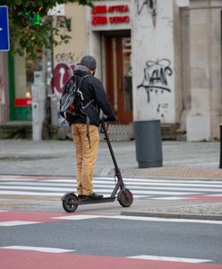 Jechał za szybko na hulajnodze. Namierzyli go wideorejestratorem