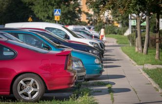 Zmienia się definicja chodnika. Mogą posypać się mandaty