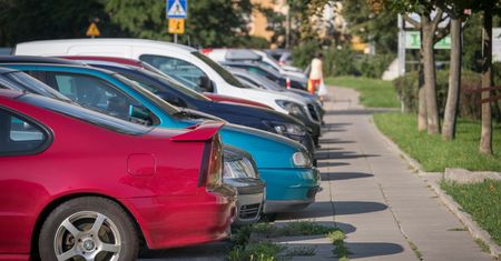 Zmienia się definicja chodnika. Mogą posypać się mandaty
