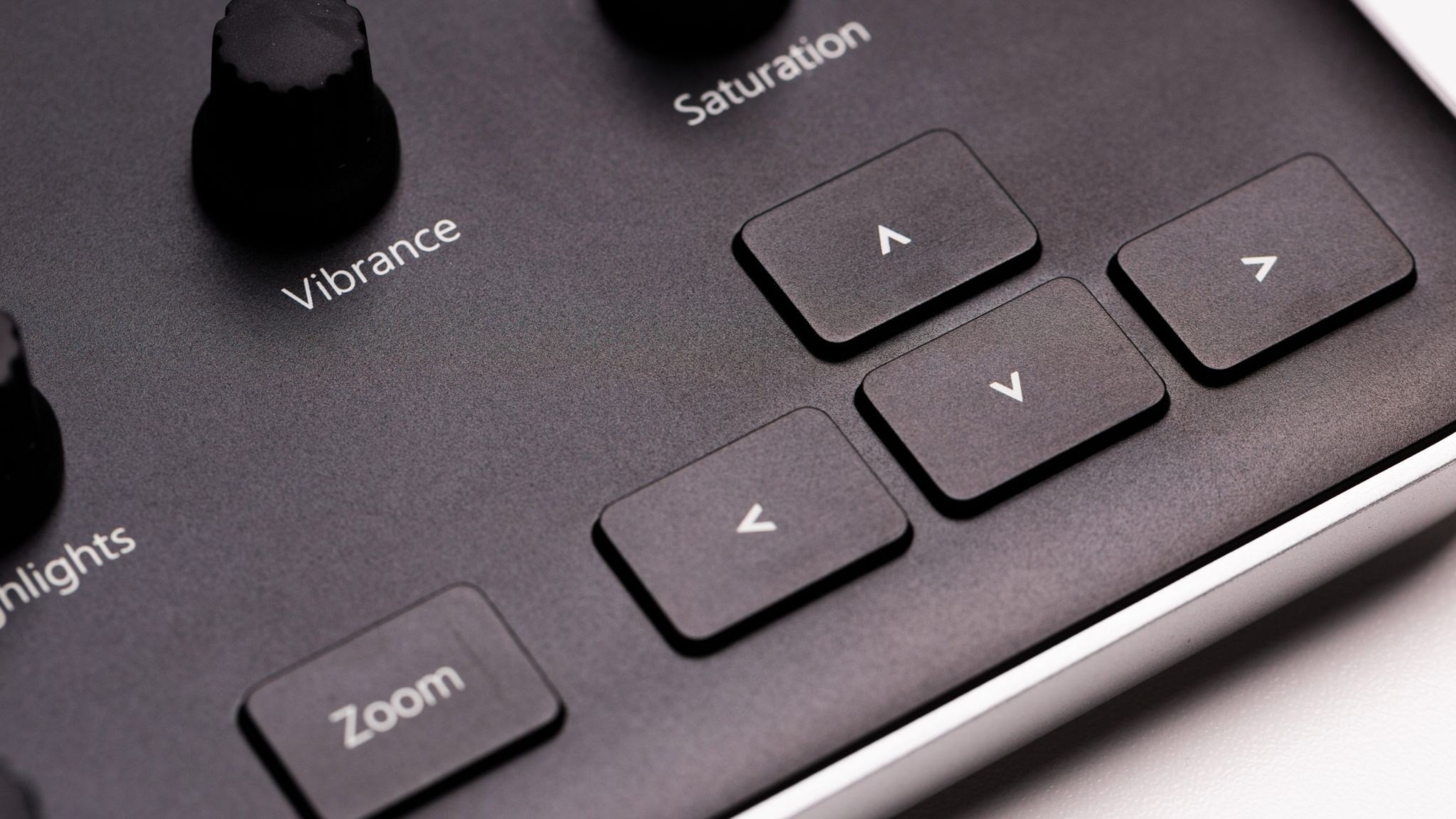 Loupedeck – zostań DJ-em w świecie fotografii. Test kontrolera do Lightrooma 8