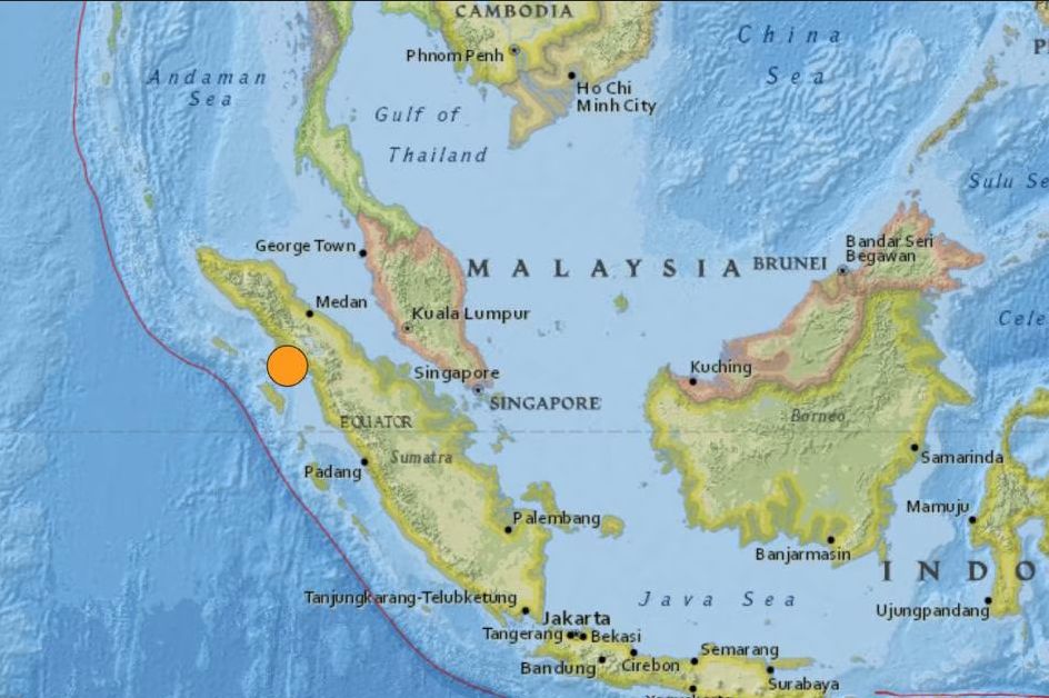 Trzęsienie ziemi o magnitudzie 6 nawiedziło w poniedziałek rano czasu lokalnego wybrzeże indonezyjskiej wyspy Sumatra - poinformowała amerykańska służba geologiczna USGS