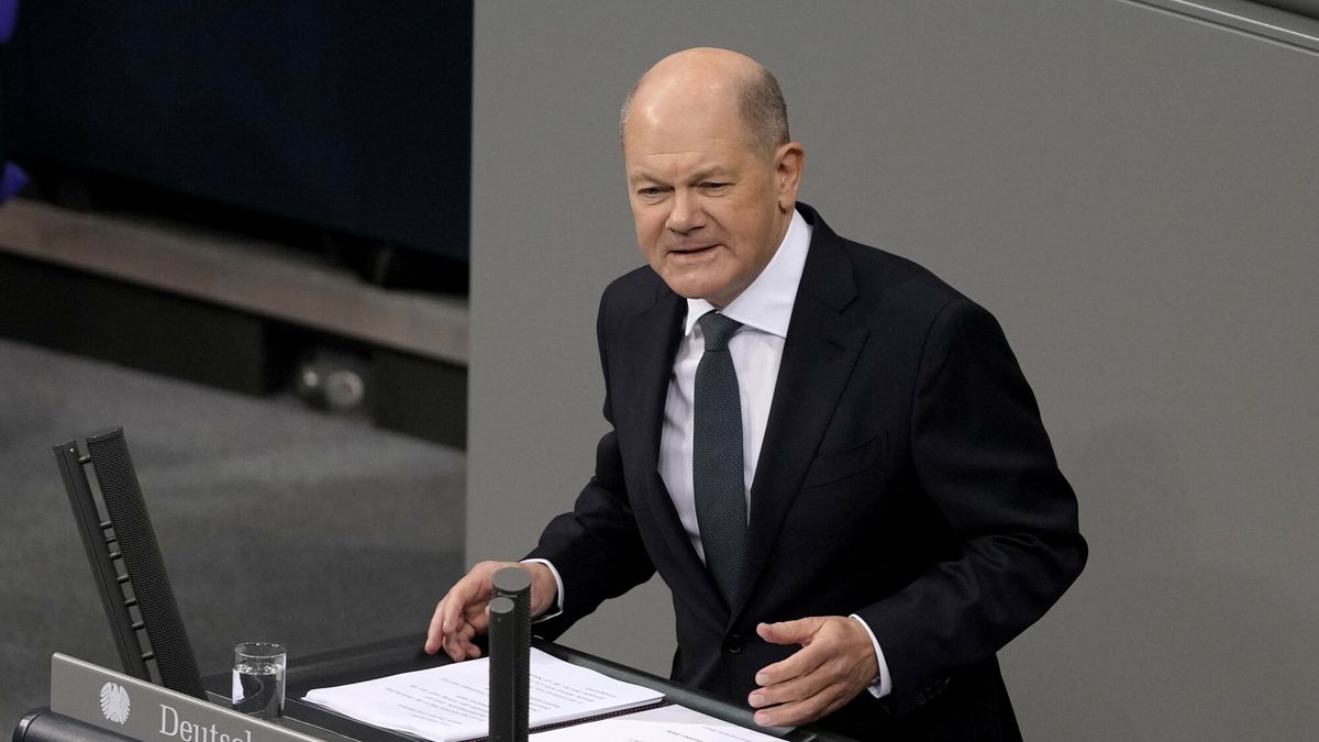 Temporary
German Chancellor Olaf Scholz speaks during a plenary session at the German parliament Bundestag where he faces a vote of confidence, Berlin, Germany, Monday, Dec. 16, 2024. (AP Photo/Markus Schreiber)
Markus Schreiber