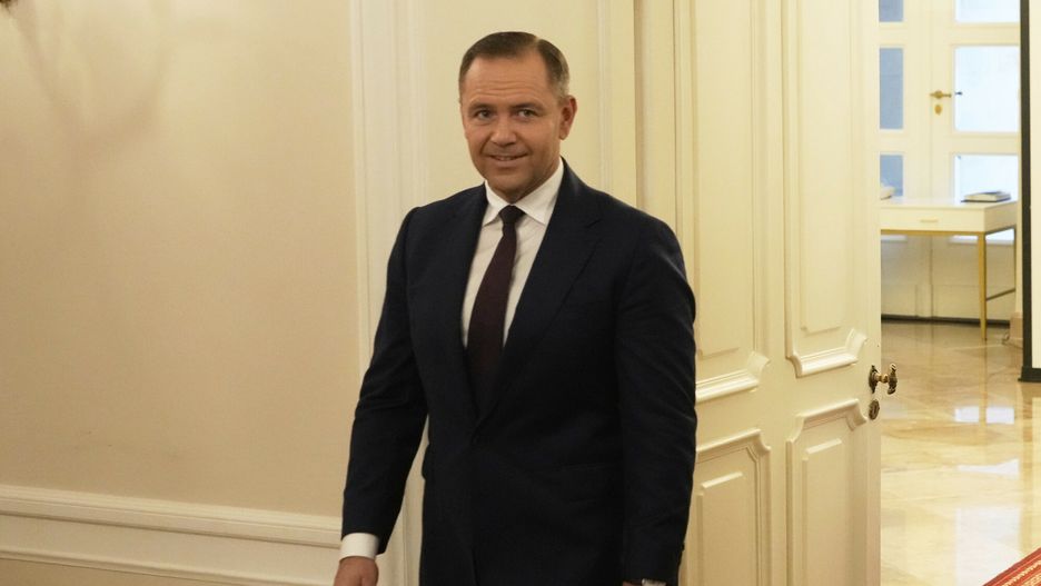 Spotkanie prezydenta Andrzeja Dudy z Karolem Nawrockim
Poland's President Elect Karol Nawrocki arrives to meet with Poland's outgoing President Andrzej Duda at the Presidential Palace in Warsaw, Poland, Tuesday, June 3, 2025. (AP Photo/Czarek Sokolowski)
Czarek Sokolowski