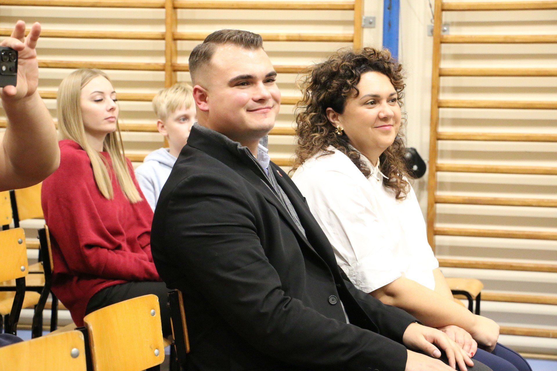 Występ uczniów ze szkoły w Stawkach z okazji Dnia Niepodległości 2025