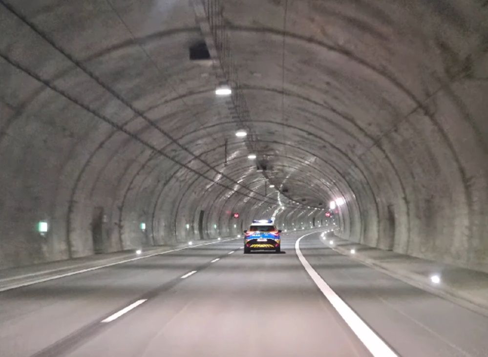 Pojechał 187 km/h w tunelu. Nie dostanie mandatu