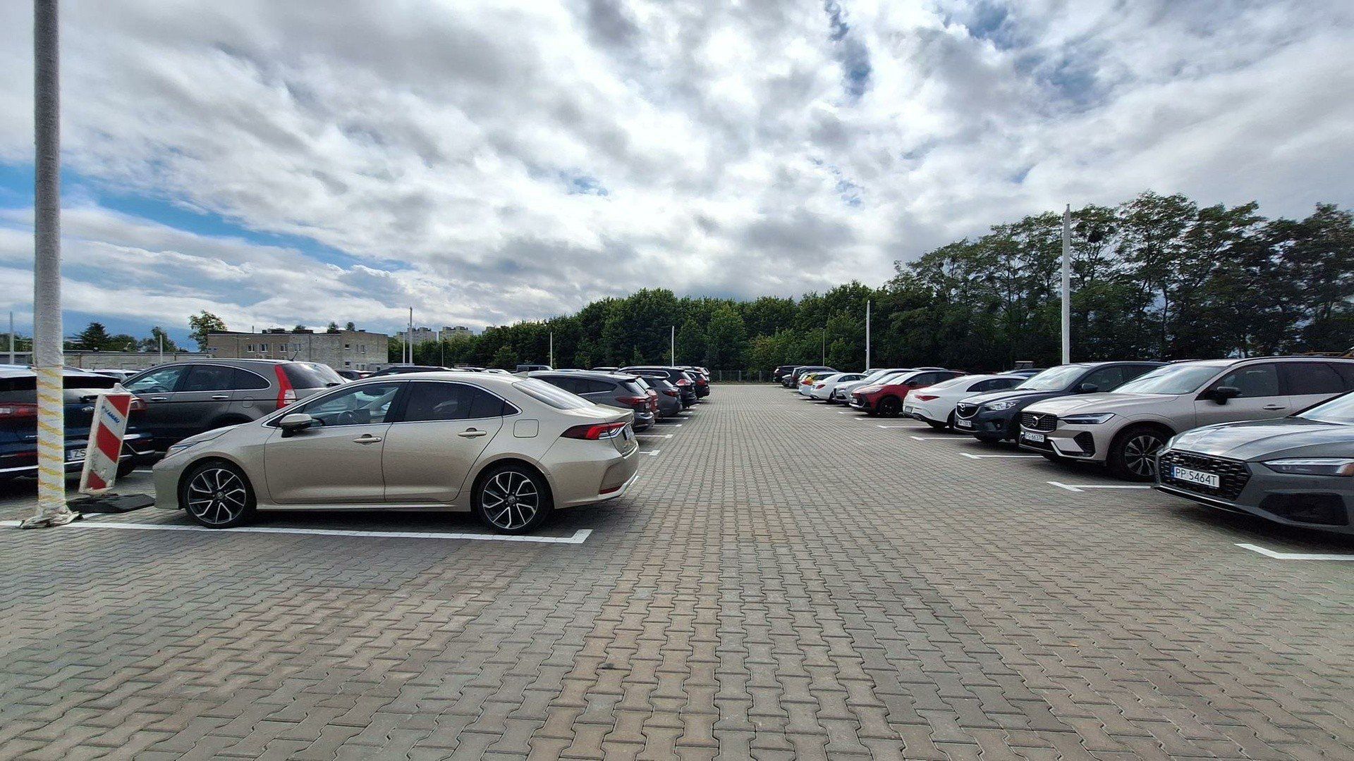 Tylko w rejonie szpitala przy ul. Dekerta jest około 1 tys. miejsc parkingowych. Większość z nich będzie płatnych.
