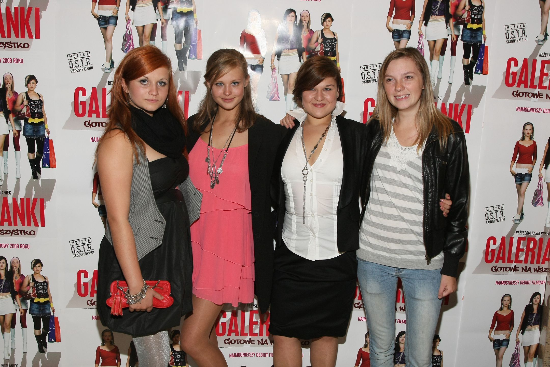 Magdalena Ciurzyńska przed laty z resztą obsady "Galerianek"