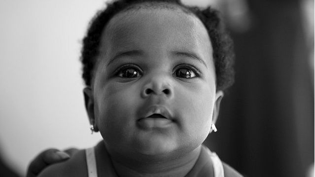 Portret kobiety afrykańskiej, czyli jak mała dziewczynka wyrasta na dojrzałą kobietę [galeria] 1