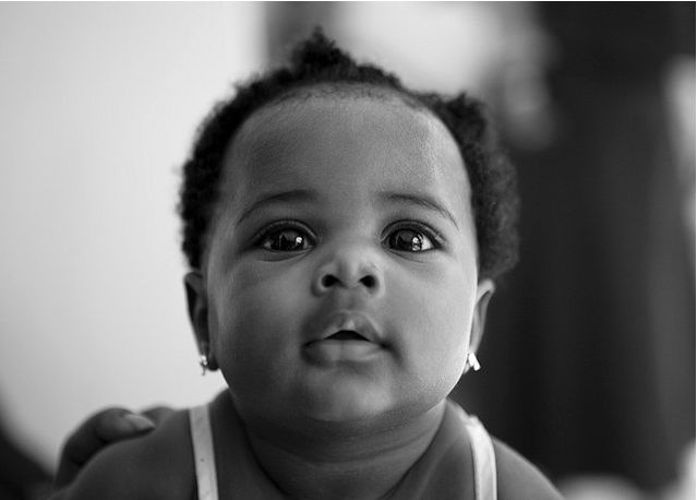 Portret kobiety afrykańskiej, czyli jak mała dziewczynka wyrasta na dojrzałą kobietę [galeria]