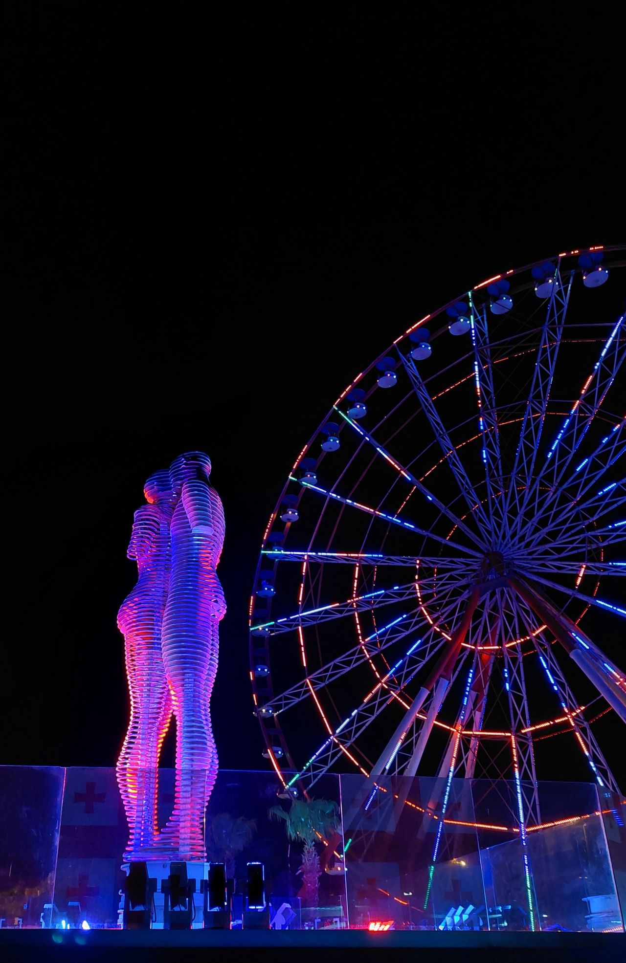 The romantic moving sculpture "NIno and Ali" in the port part of Batumi.