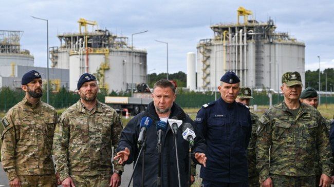 Marcin Kierwiñski, Roman Kuster