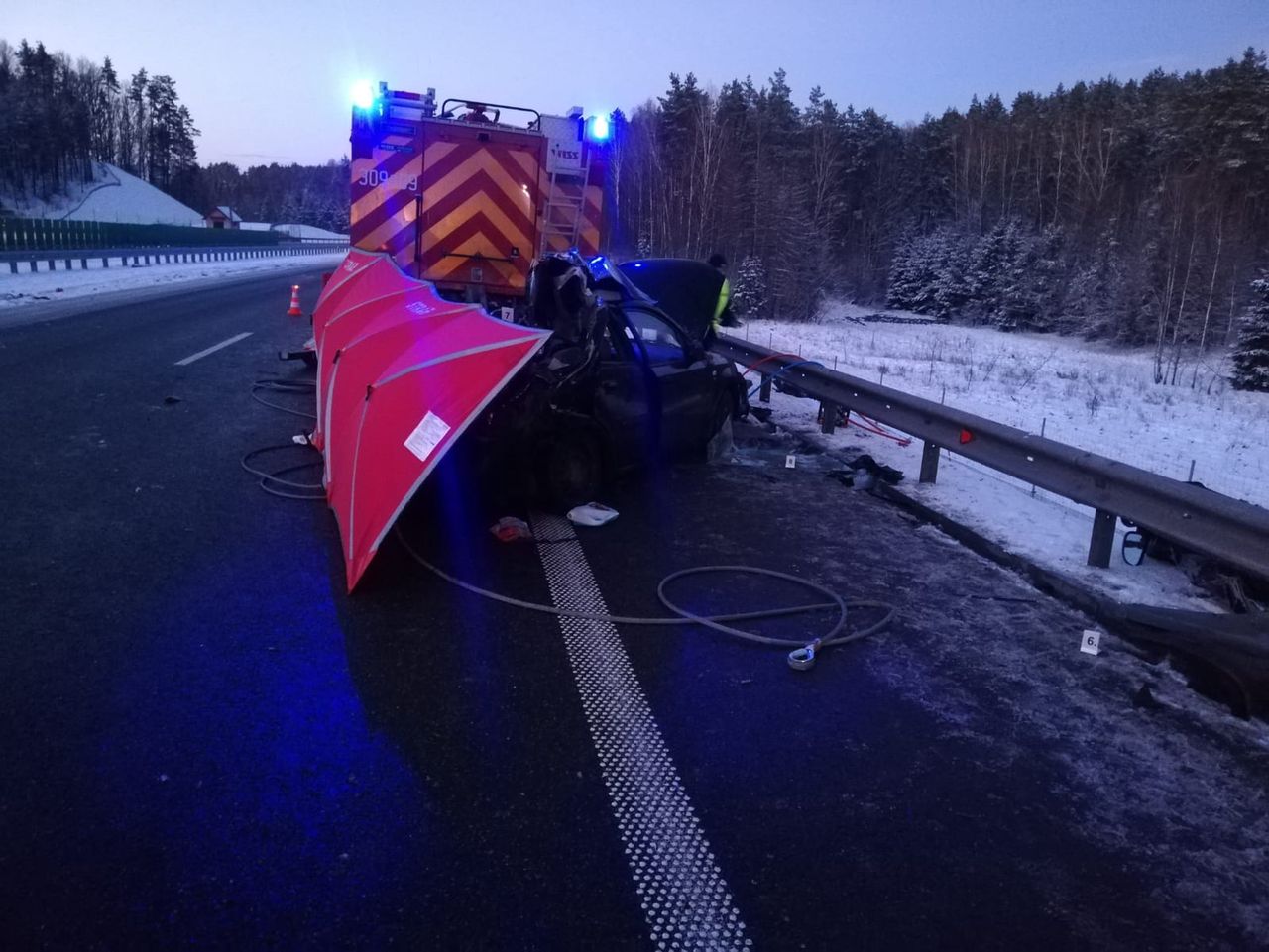 Staranowano wóz strażacki. Tragedia w Stawigudzie