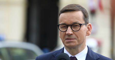 Uchodźcy przy granicy. Premier zwołuje międzynarodową naradę