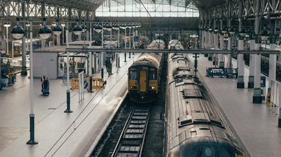 Pociąg znowu się spóźnia? Sprawdź wcześniej opóźnienie na TEJ stronie 🚆