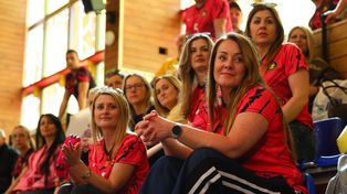 Na trybunach. Kibice na turnieju 1/16 finału Mistrzostw Polski Juniorek Młodszych w piłce ręcznej. Byliście? Szukajcie się na zdjęciach