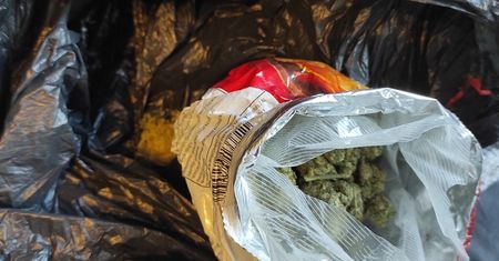16-latek zatrzymany za posiadanie i sprzedaż marihuany. Sprawą zajmie się sąd rodzinny
