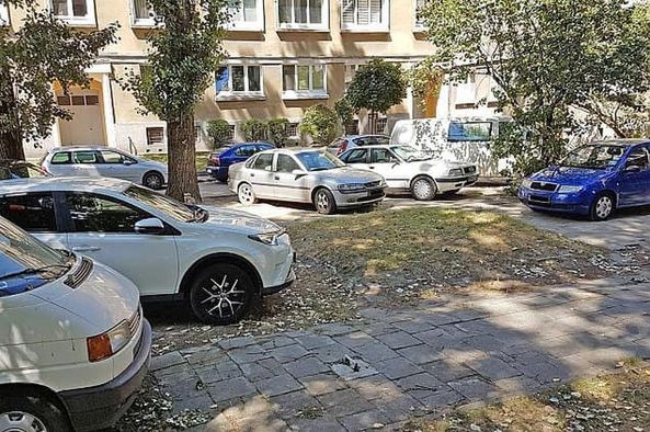 Wrocławskie Forum Osiedlowe zwróciło się do prezydenta Jacka Sutryka o uporządkowanie spraw parkowania we wnętrzach podwórkowych