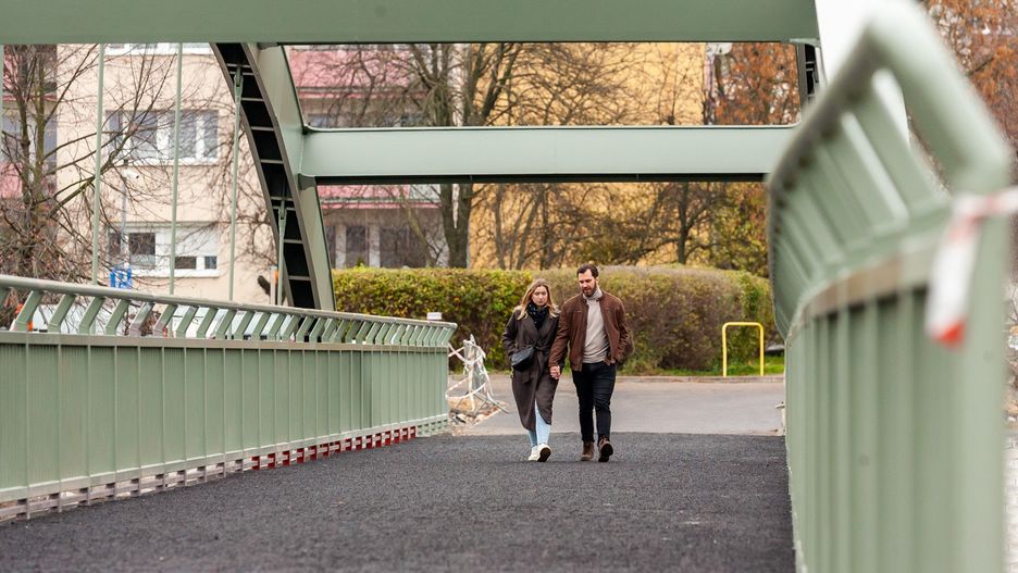 Od kilku dni piesi i rowerzyści znów mogą korzystać z kładki.