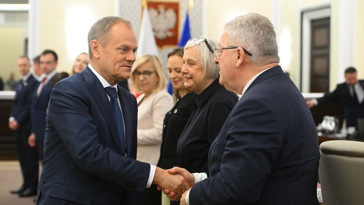 Minister w rządzie Donalda Tuska dostaje emeryturę-marzenie. Zgadniecie, o kim mowa?