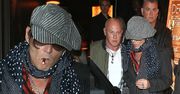 Wyluzowany Johnny Depp opuszcza klub z cygarem w ustach (ZDJĘCIA)