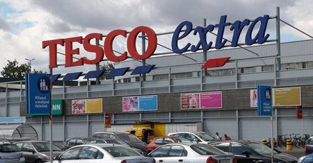 Tesco z okazji likwidacji sklepów rozdaje bony o wartości 500 zł. Uwaga, to oszustwo!