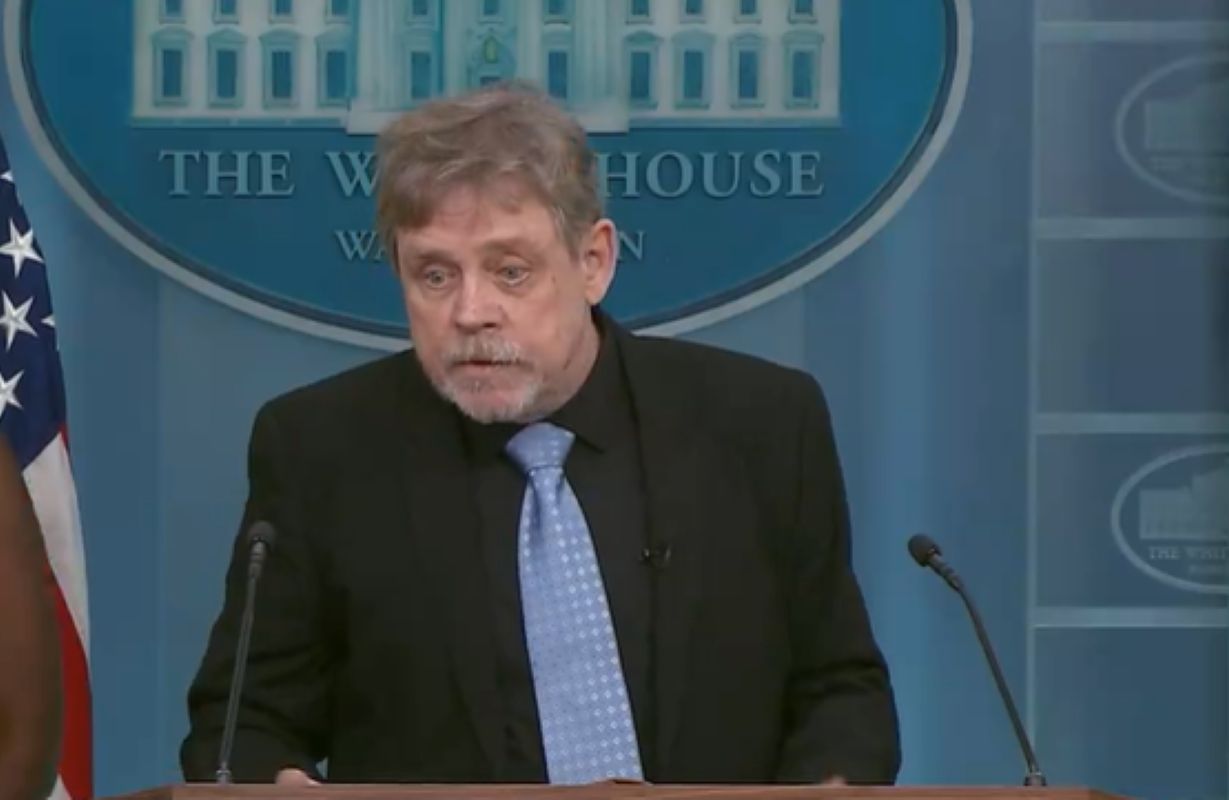 Mark Hamill dubs Biden "Joe-B-Wan Kenobi" during White House visit