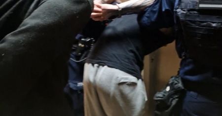 Oborniki Śląskie: Ciągnęli za włosy i kopali po całym ciele. Zakrwawiona ofiara błagała o pomoc w sklepie