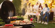 Sezon grillowy w pełni. Oprócz kiełbas i karkówki postawmy na warzywa i ryby